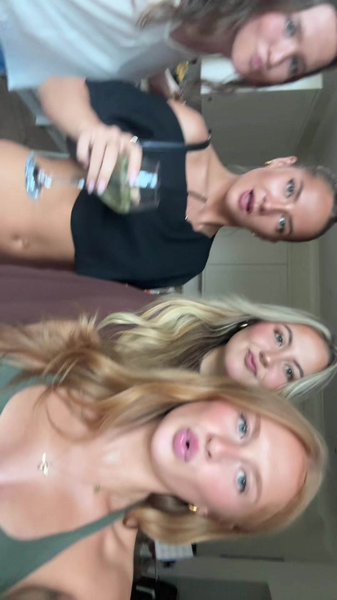 @PoppyWybrow