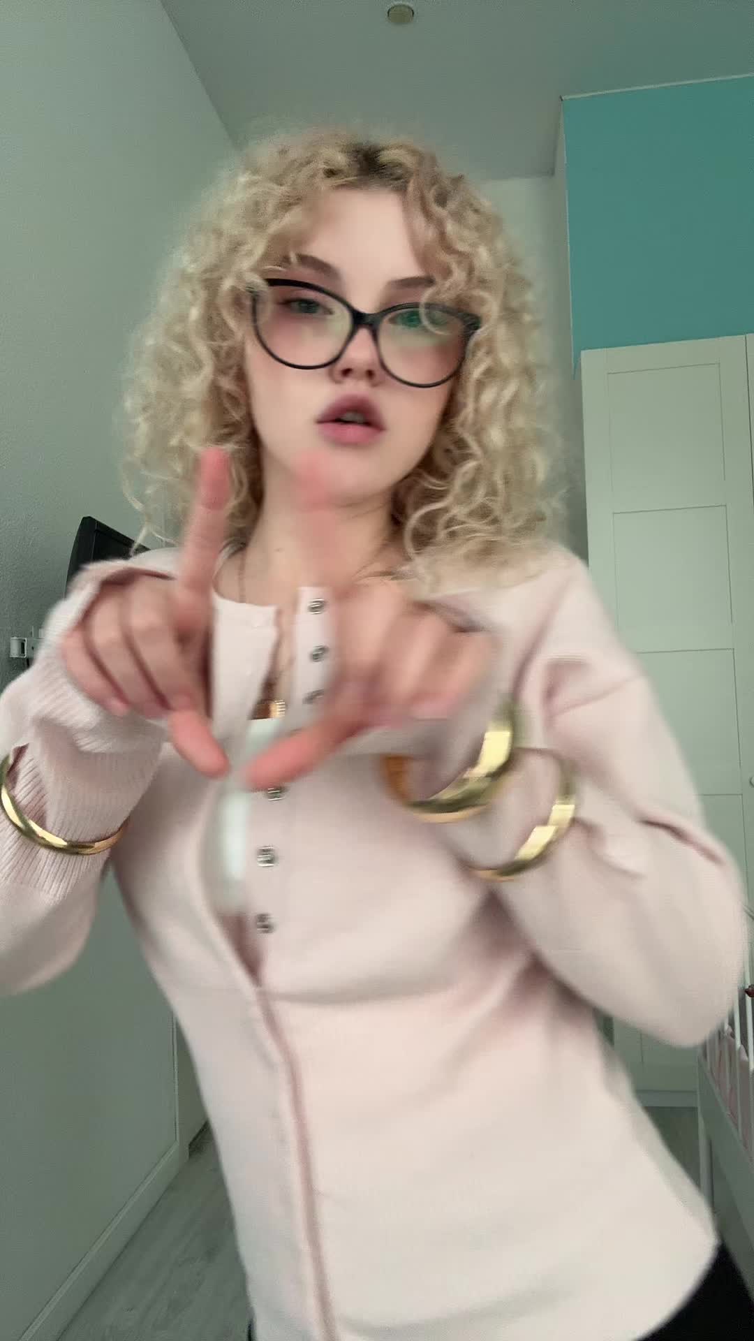 @рия вэсликс <33