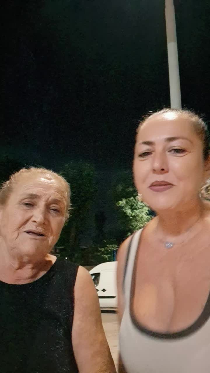 @Flora Guarino433