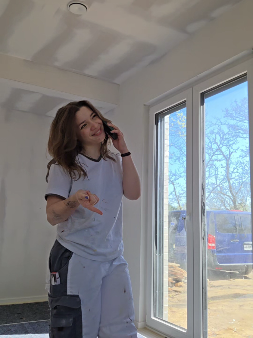 @Charly👷♀️🎨