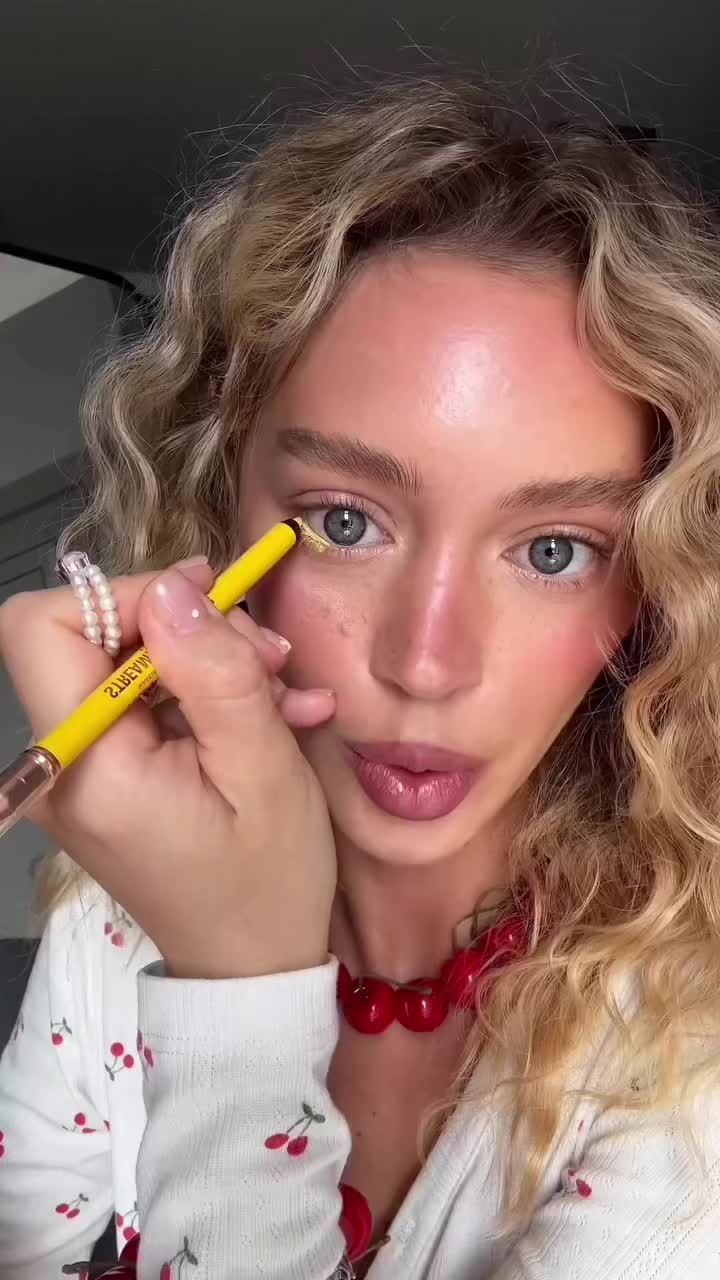 @glowupavecmoi241