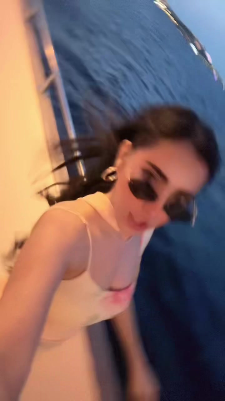 @👀