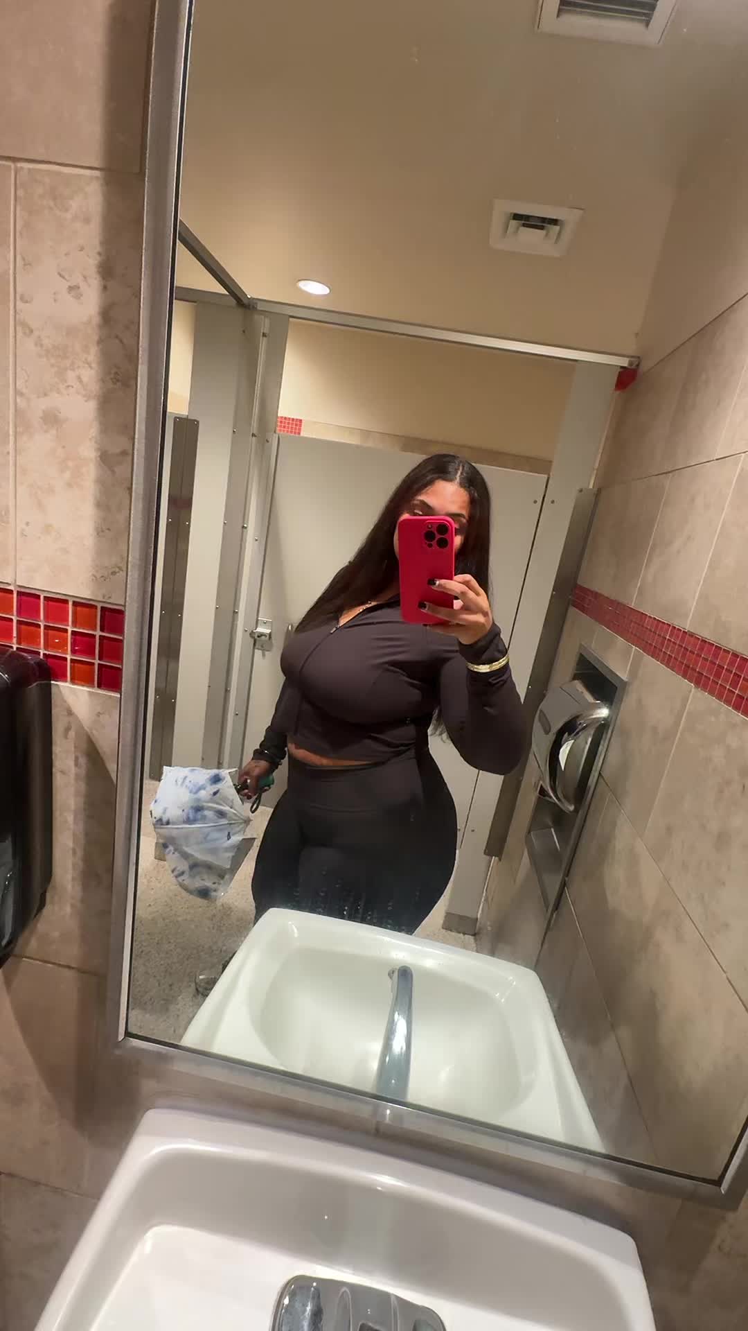 @baddchlo 🍒