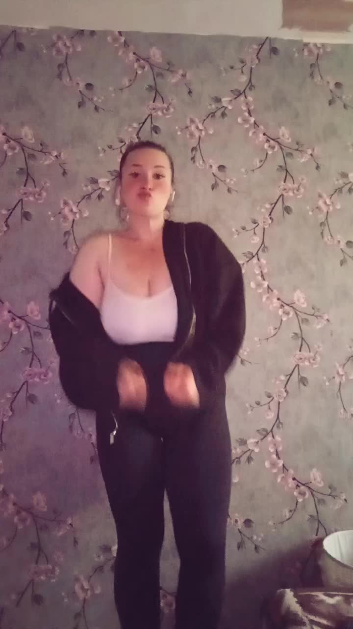 @🥀~𝓐𝓷𝓲𝓪~🥀