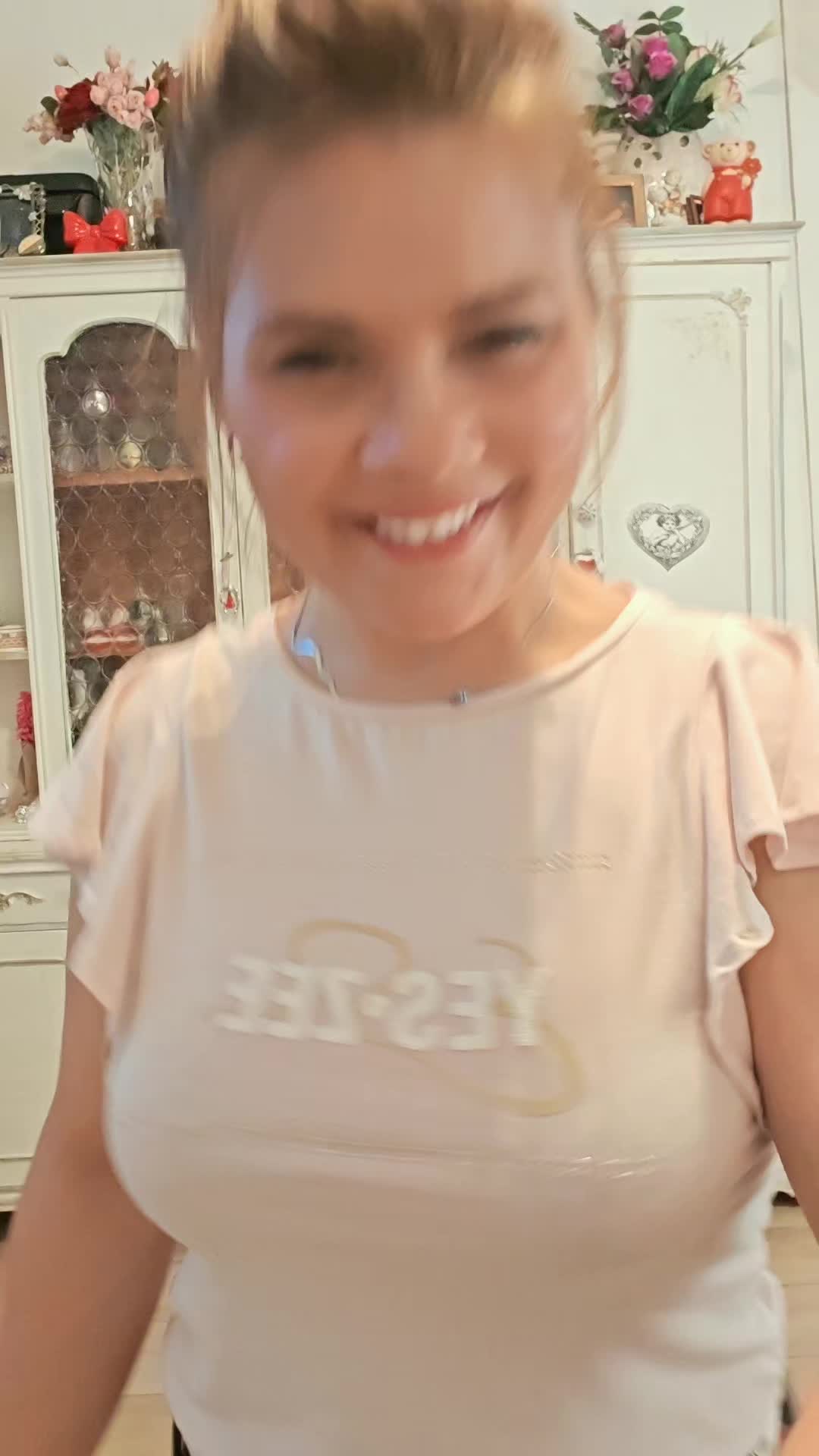 @MiKI 🌸🌹🌹🌹