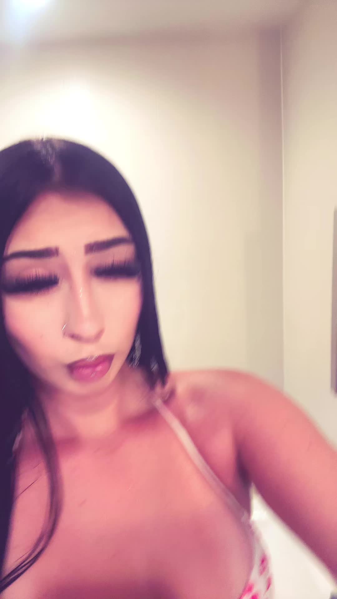 @yikinyikess