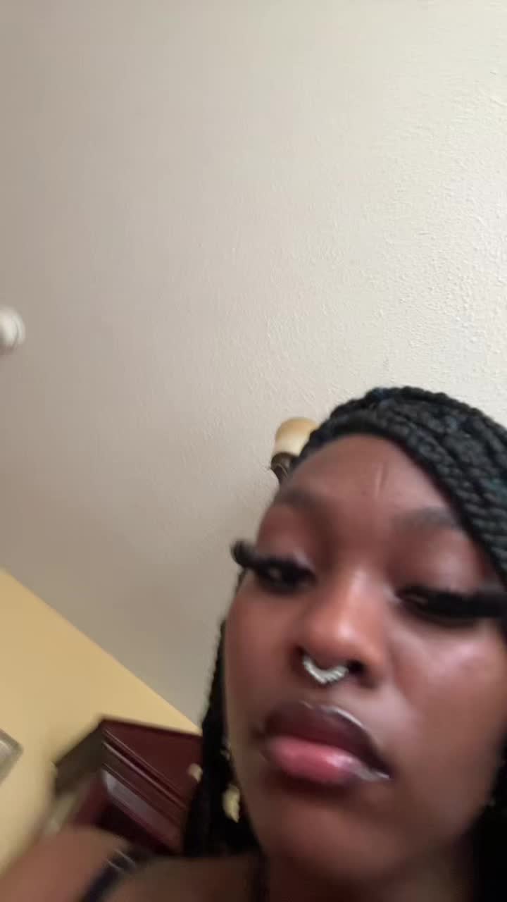 @⃟