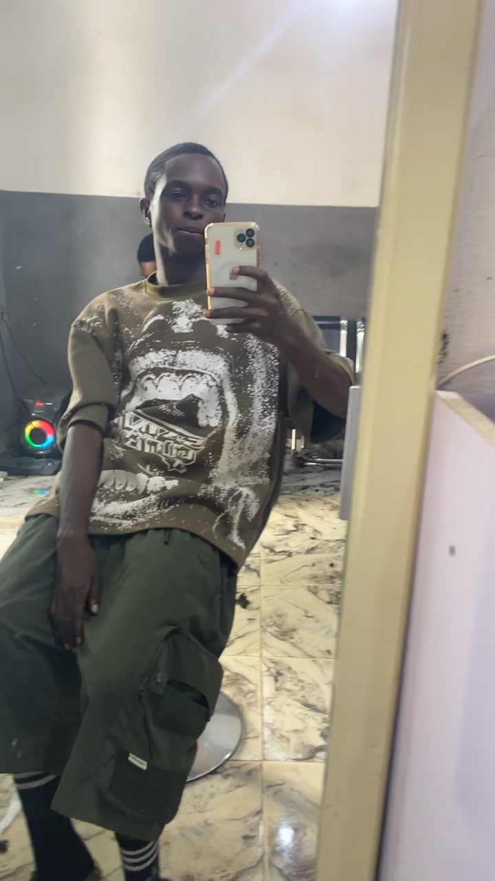 @young.daddy🇭🇰 🚀🛐