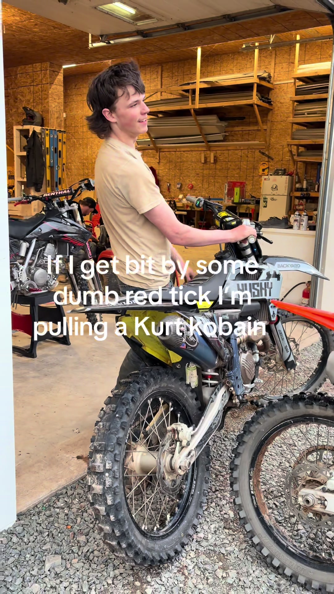 @902