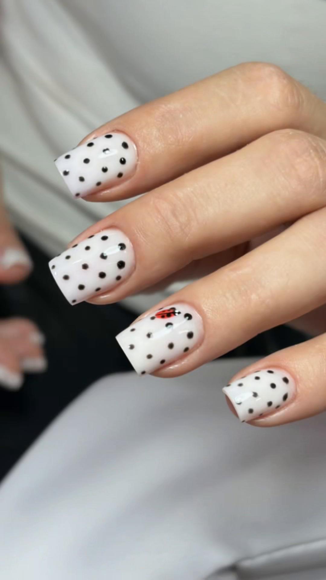 @Dumi Dumis nails