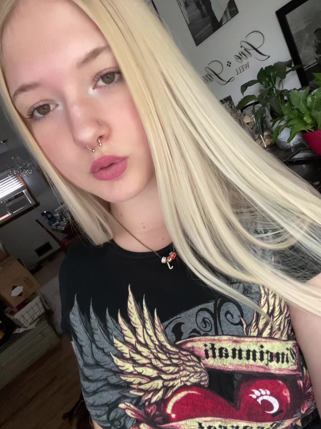 @️