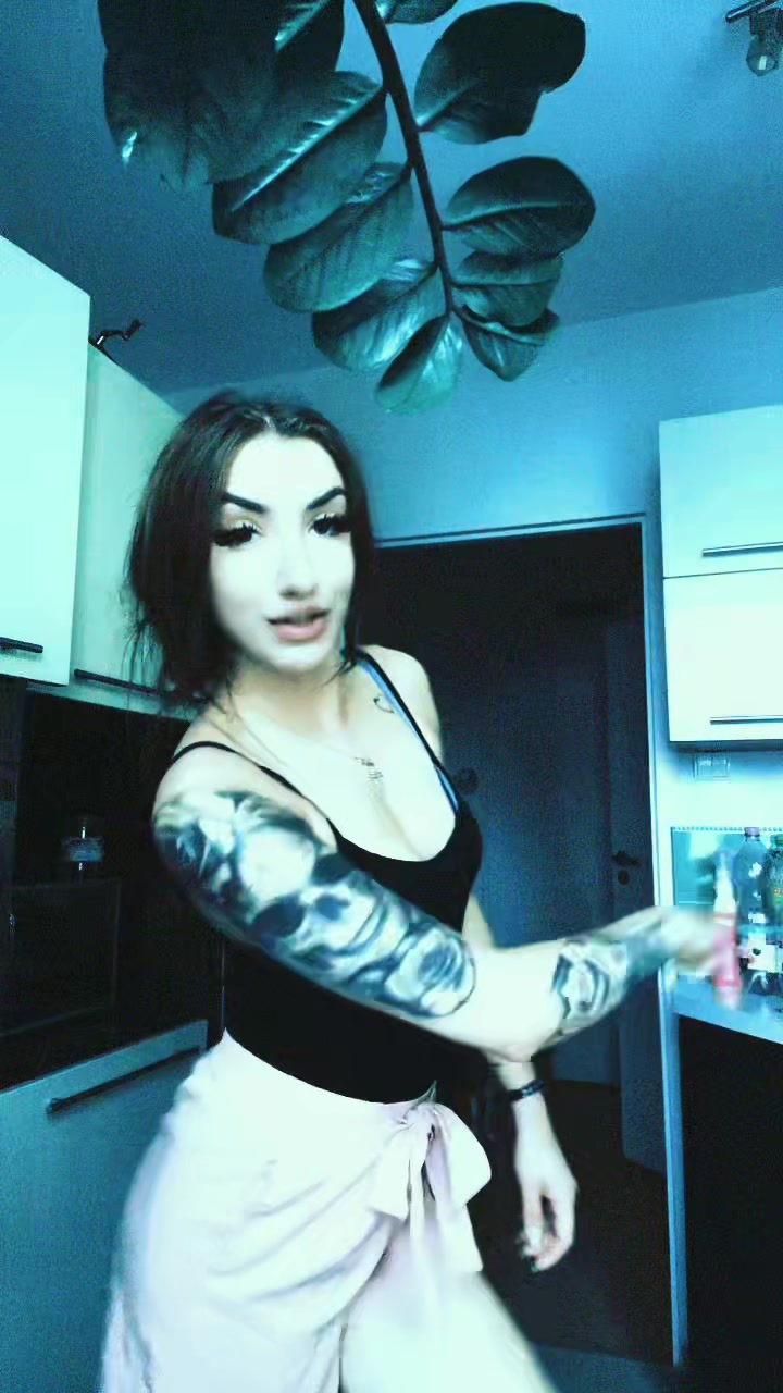 @_beluniaaa_