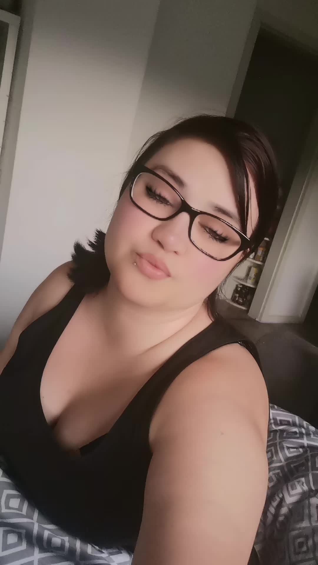 @RacheEngel1993😈