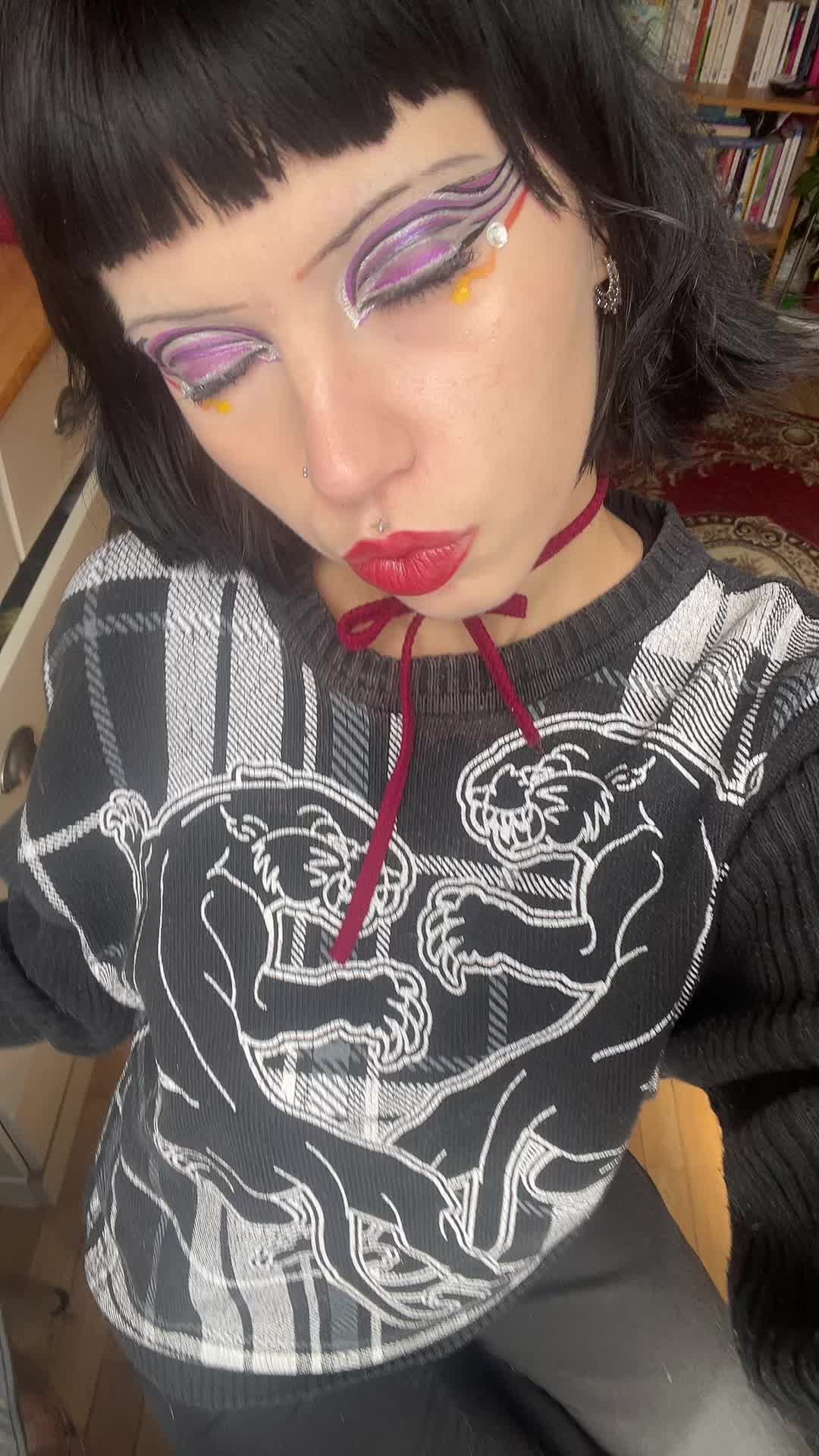 @Julia 🩴🫦