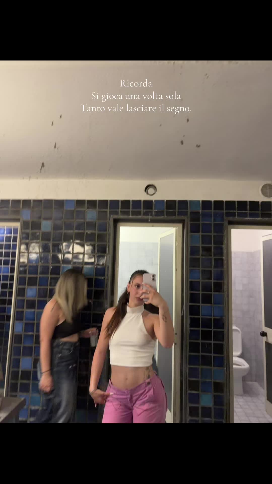 @𝔰𝔦𝔯𝔦𝔞_𝔪𝔞𝔫𝔬𝔩𝔦