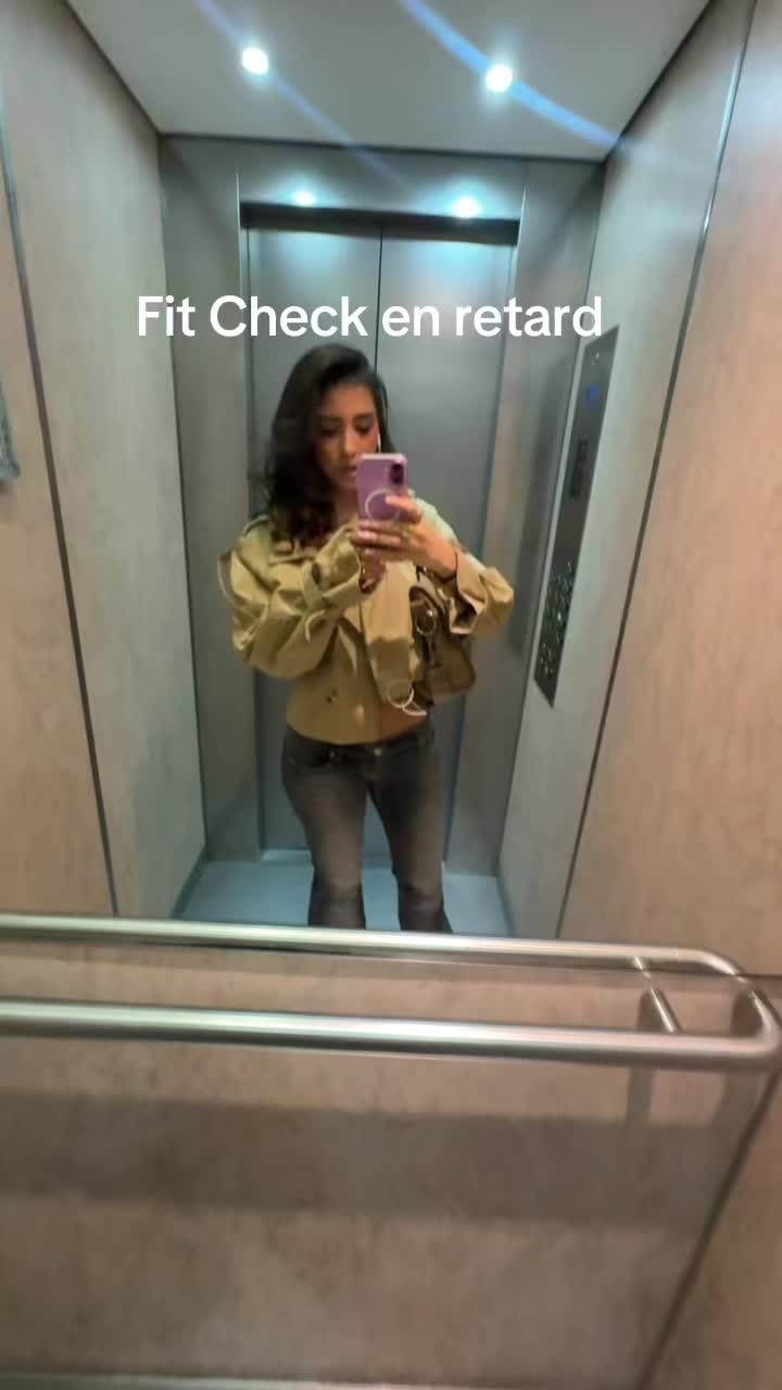 @whooischarlotte