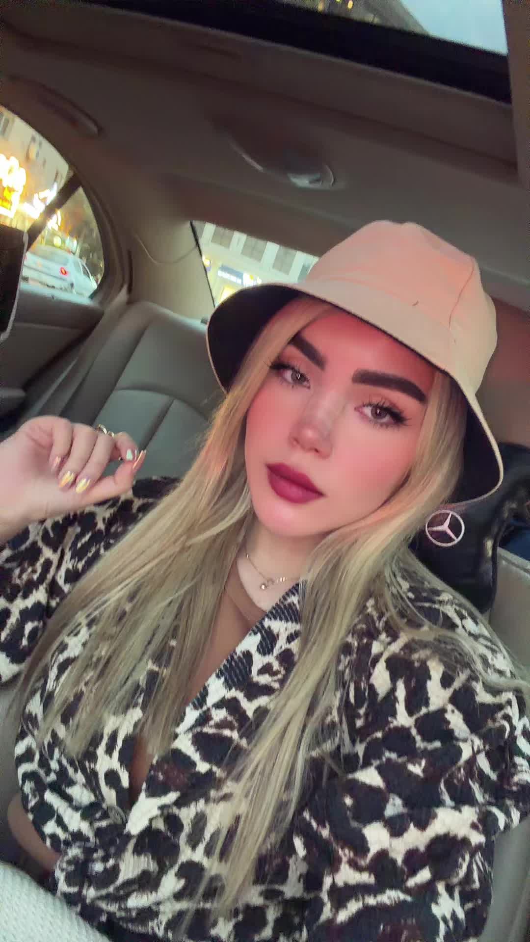 @saharhoseini