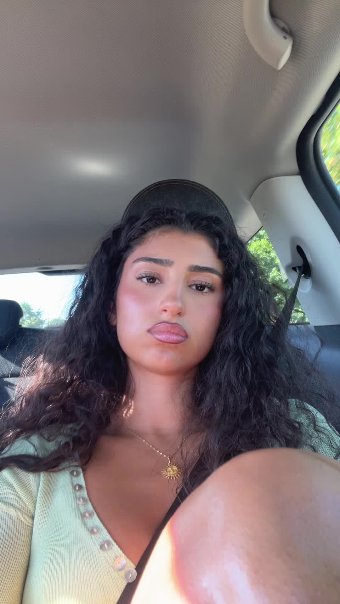 @Roxi