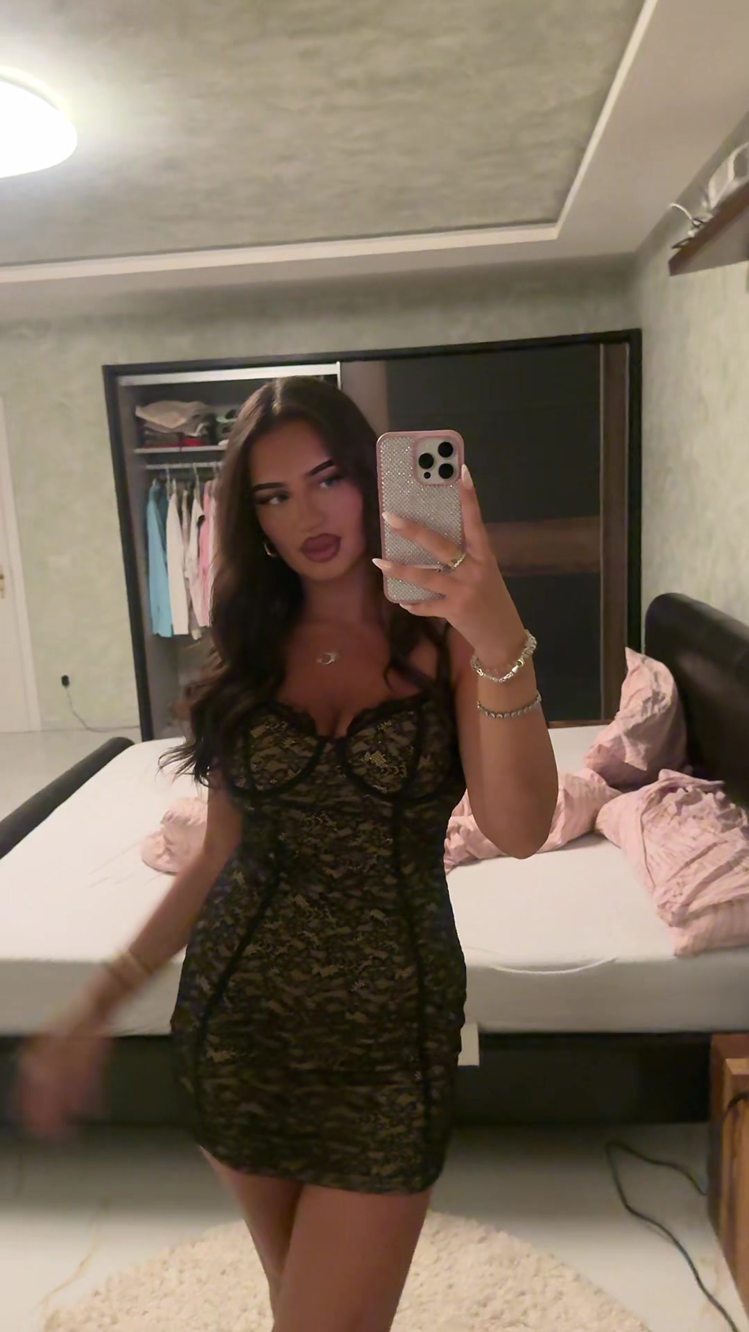 @𝒮