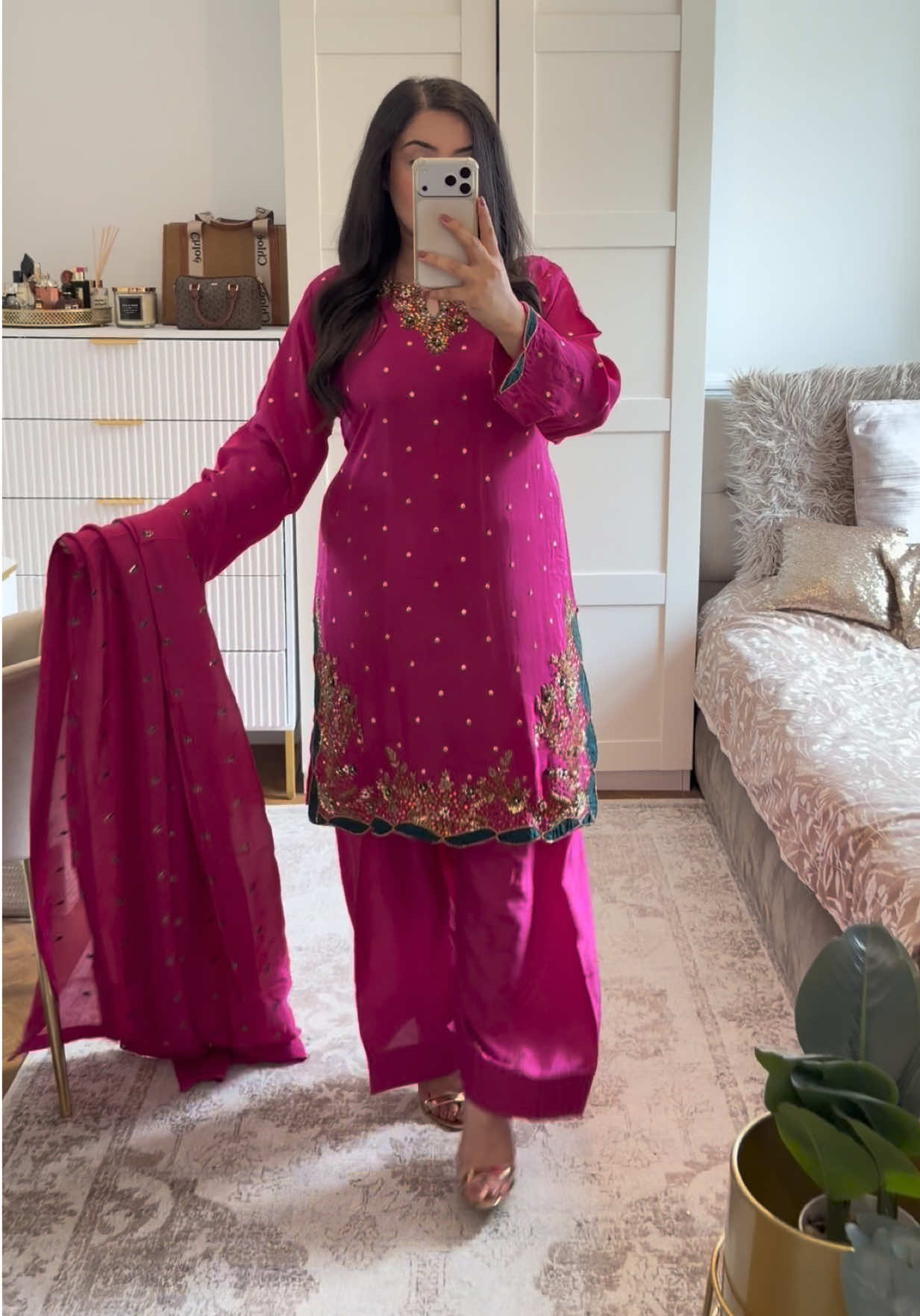 @Aina__couture