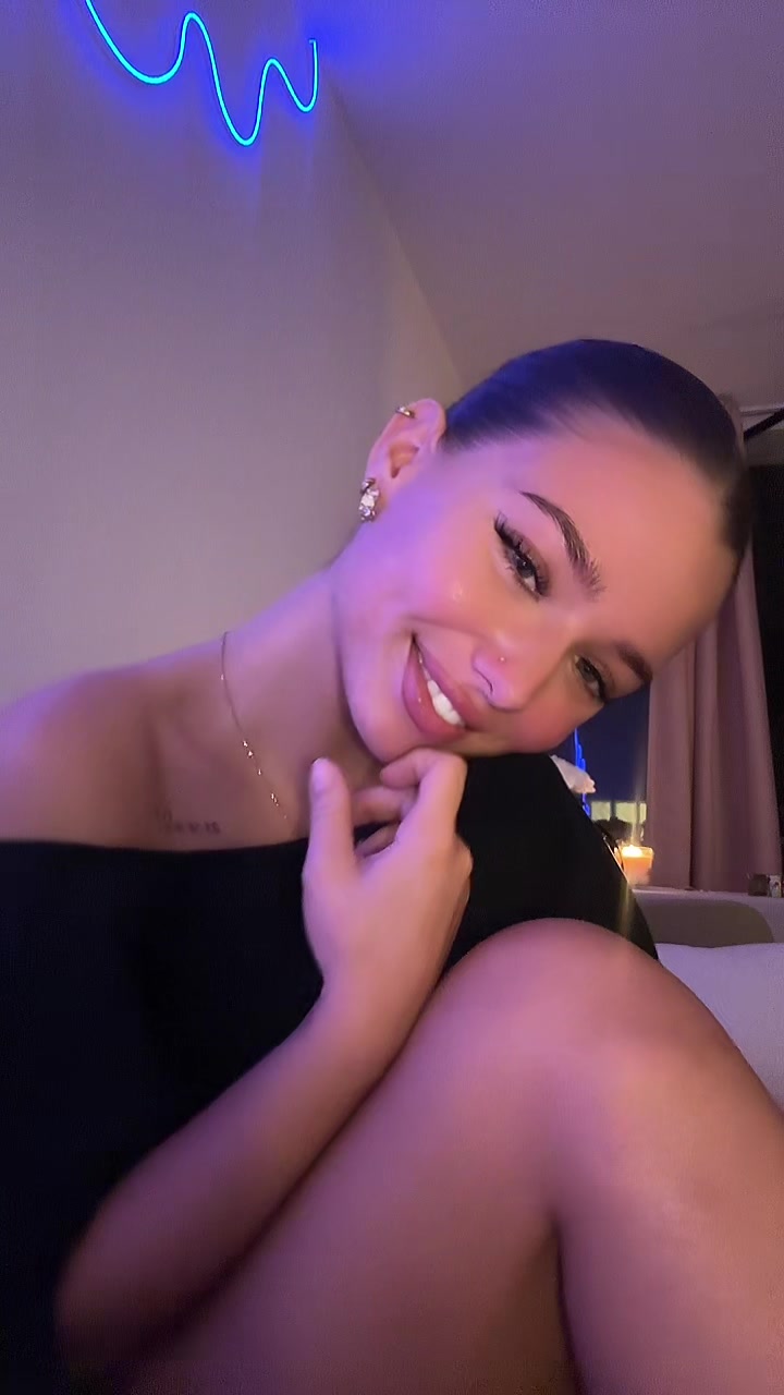 @𝑳𝒂𝒏𝒂🧿