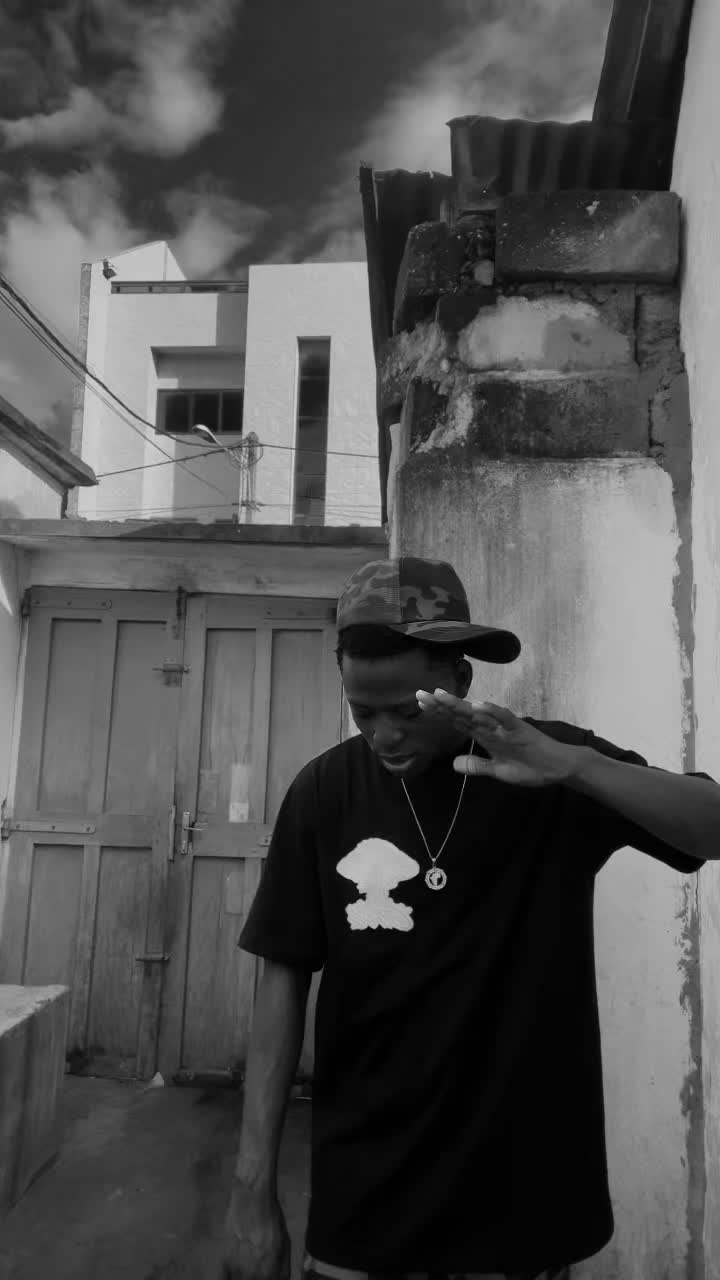 @LA MANO DU 229🚫🦵🏾