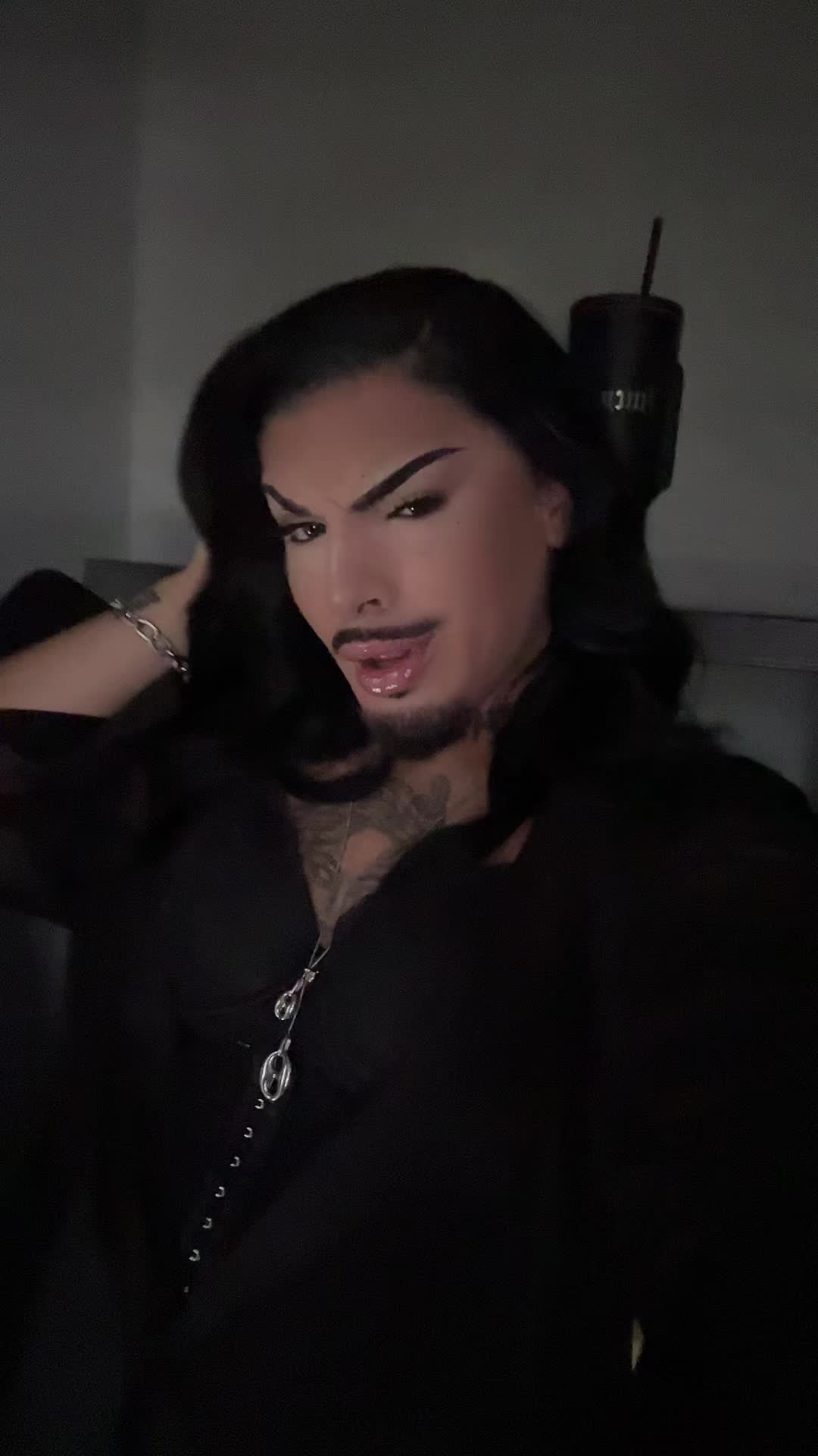 @𝐢𝐜𝐲 𝐠𝐨𝐫𝐠𝐨𝐧