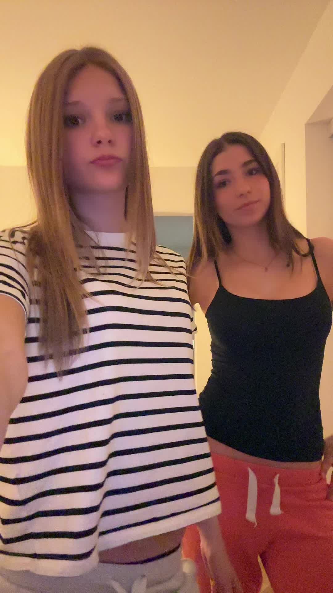 @Mia&Elsa