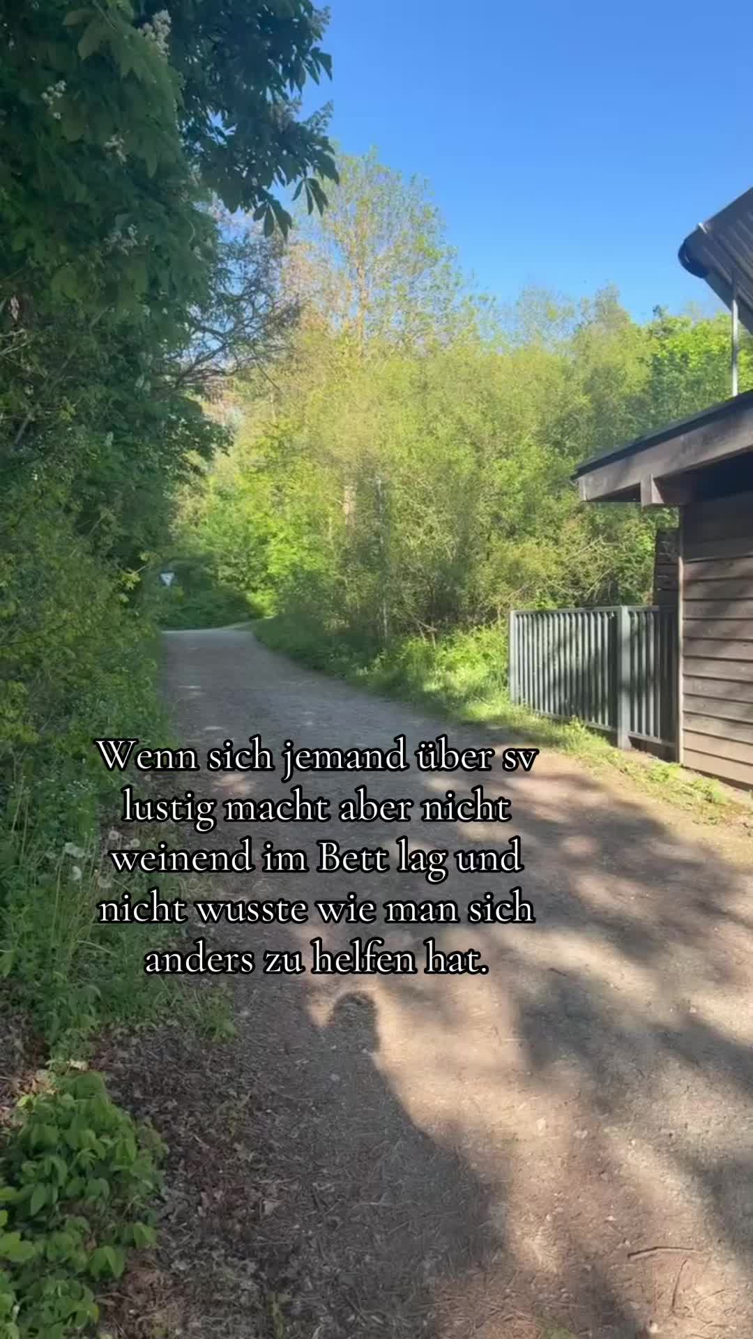 @🏃🏻&zwj;♀️👮💀