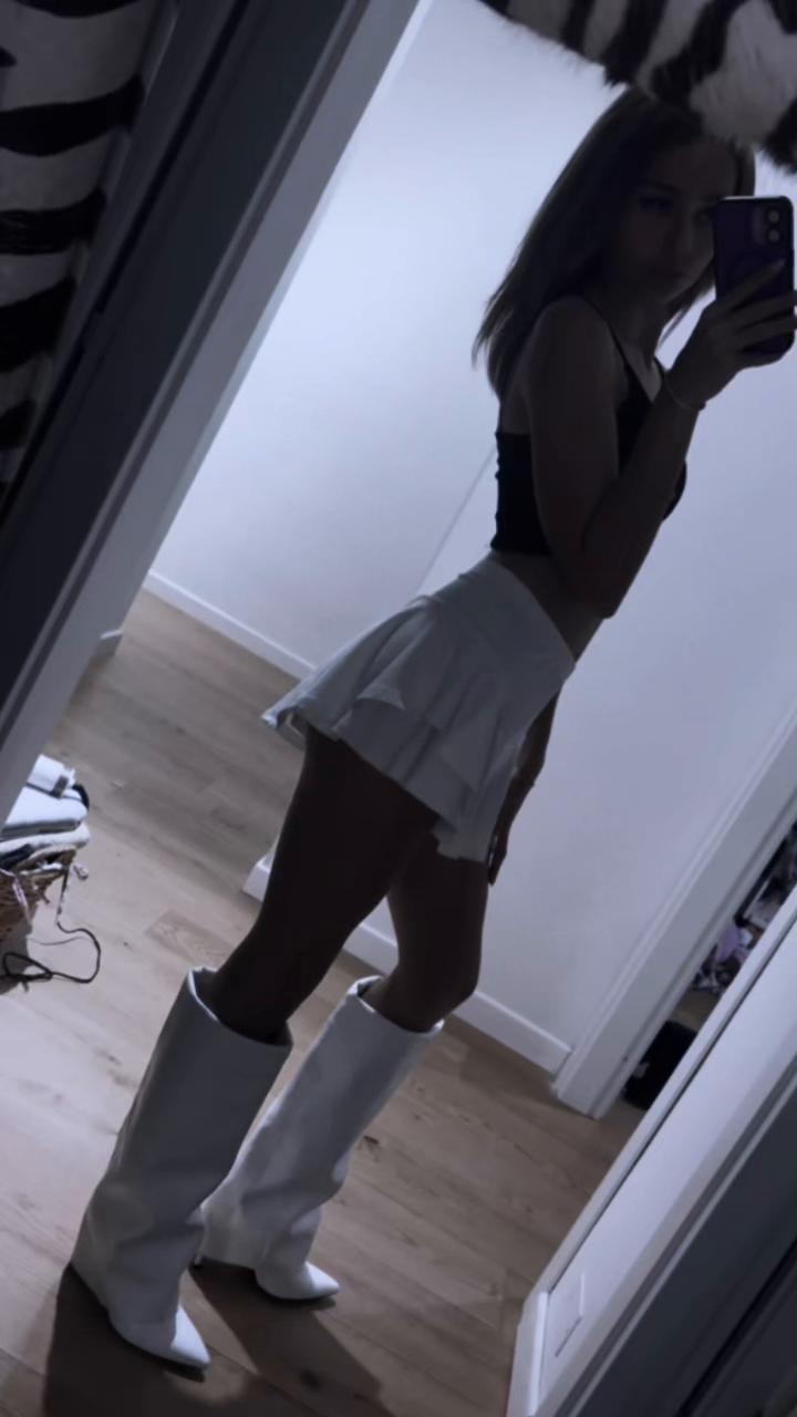@🪽𝓚𝓻𝓲𝓼 🪽