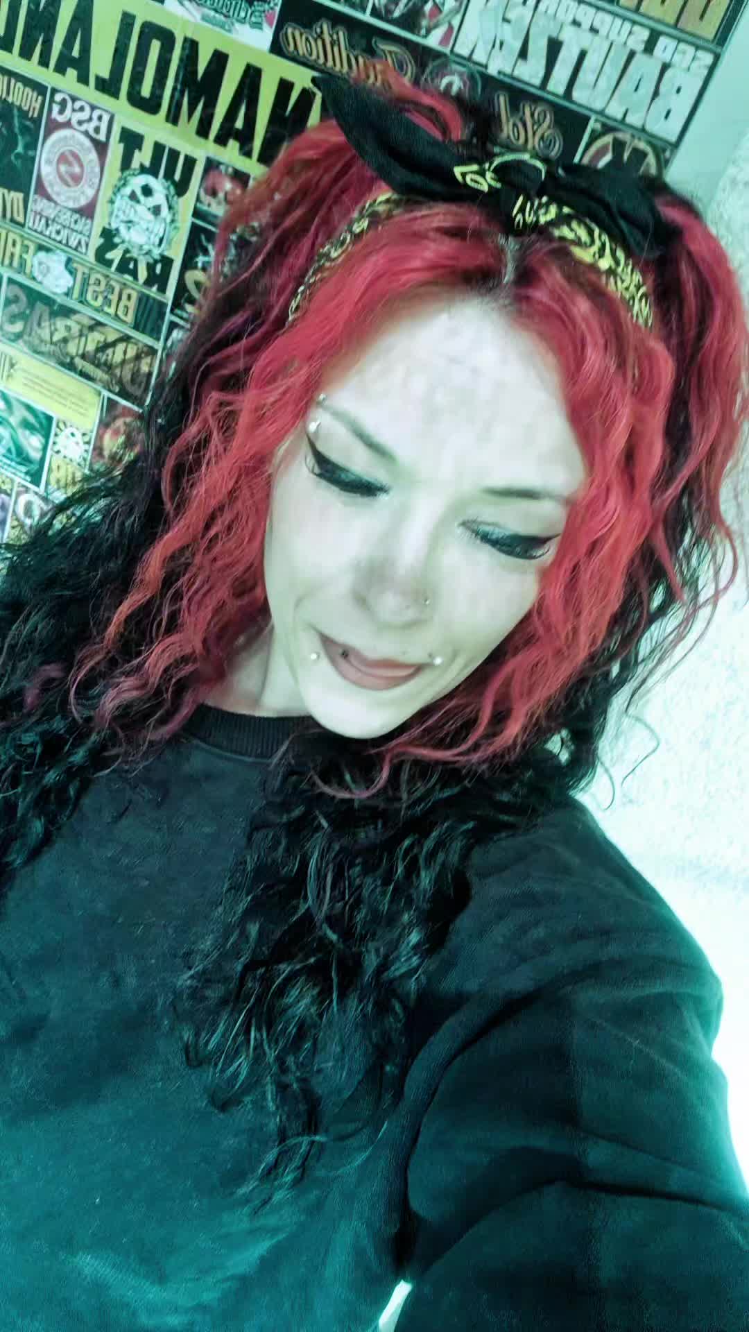 @🖤💛Jenni🖤💛