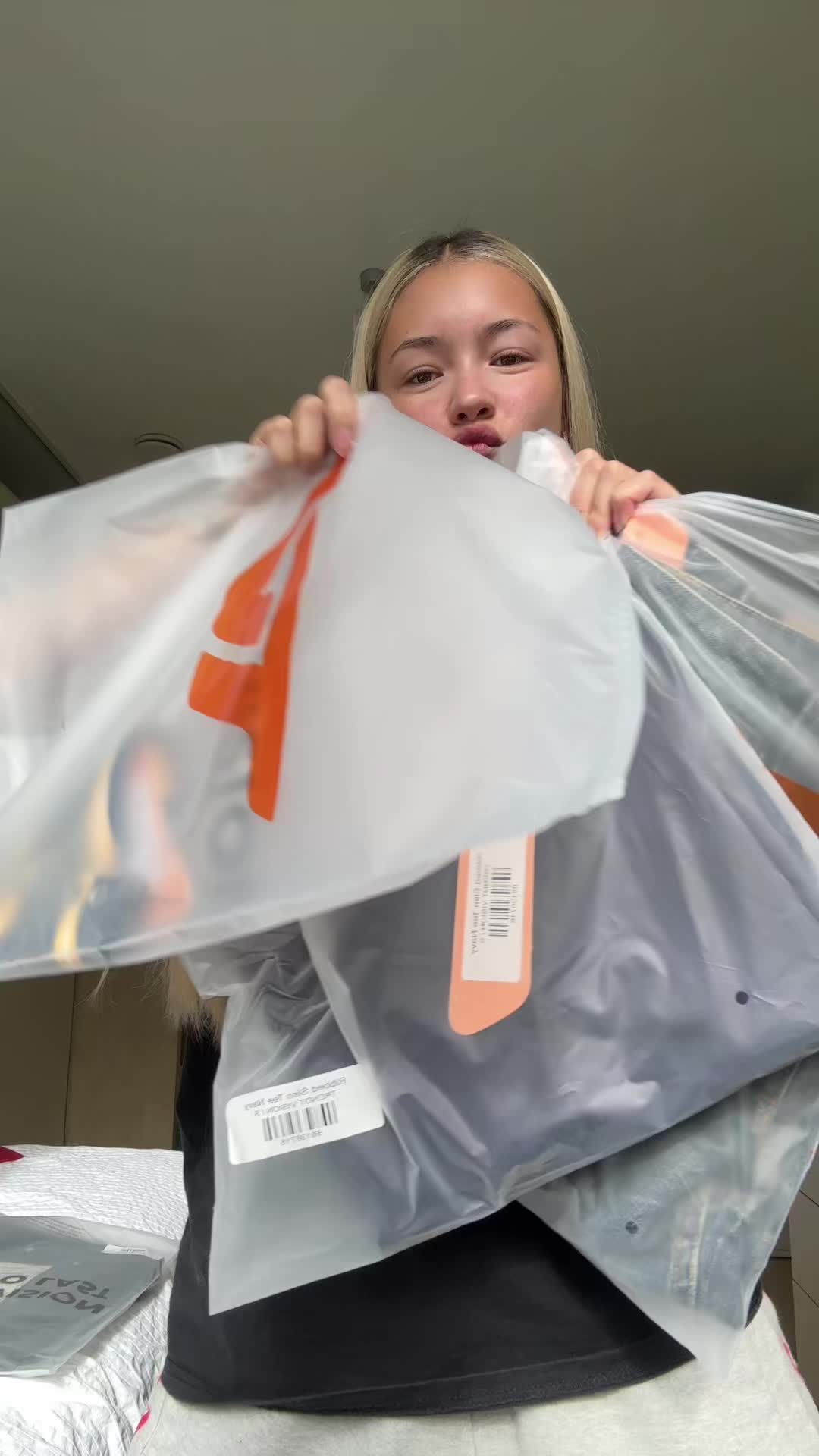 @trishiepishie