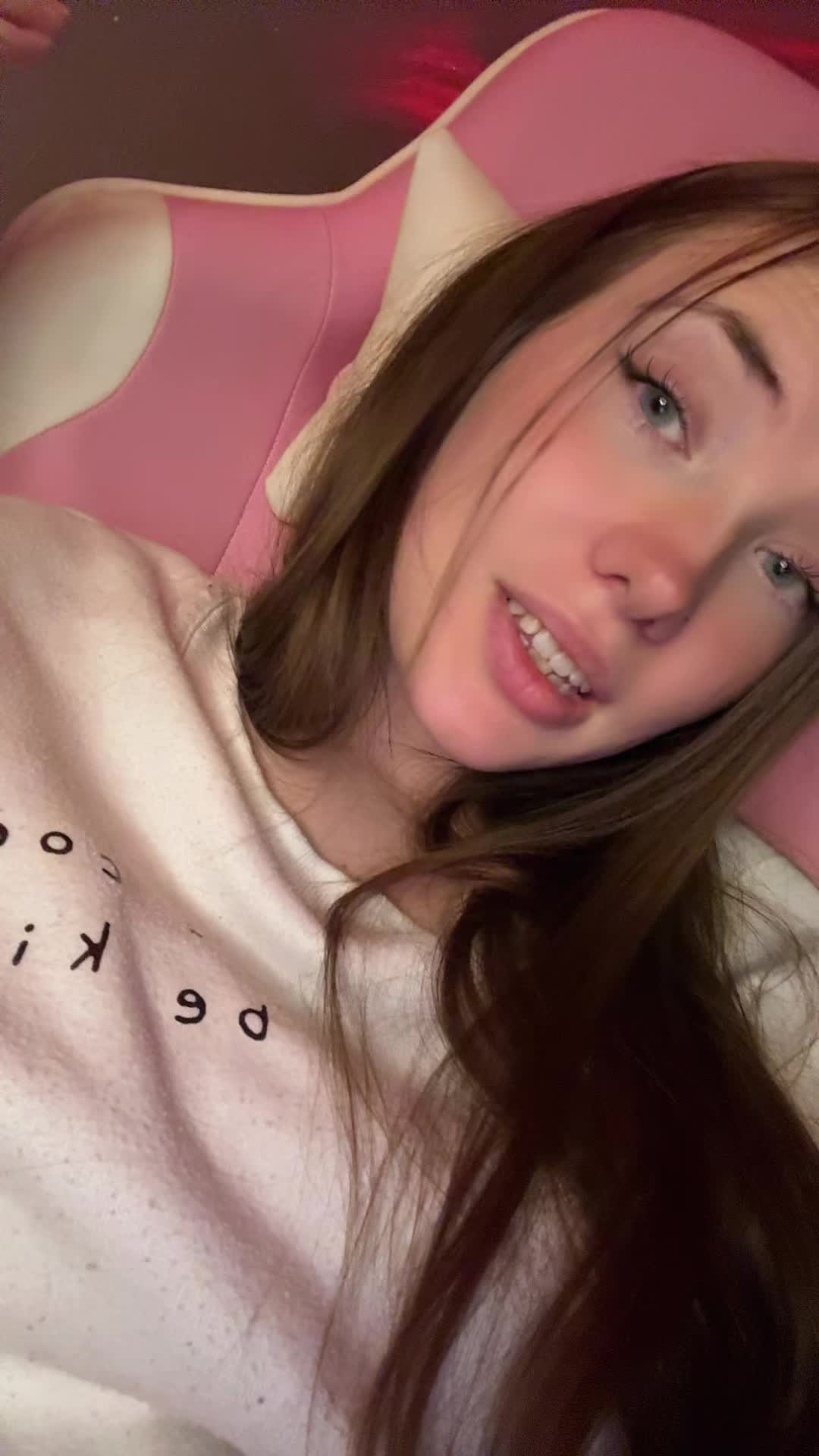 @Alli 🦋🌻🌞