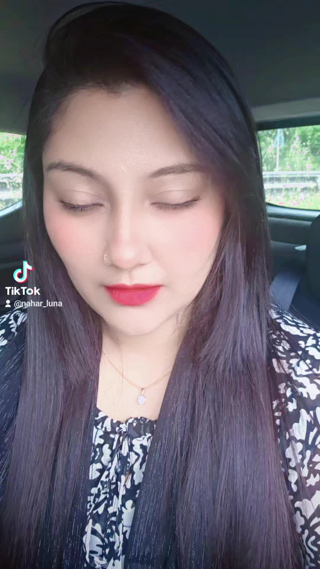 @Luna