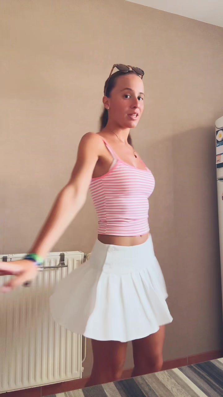 @camille_rochette