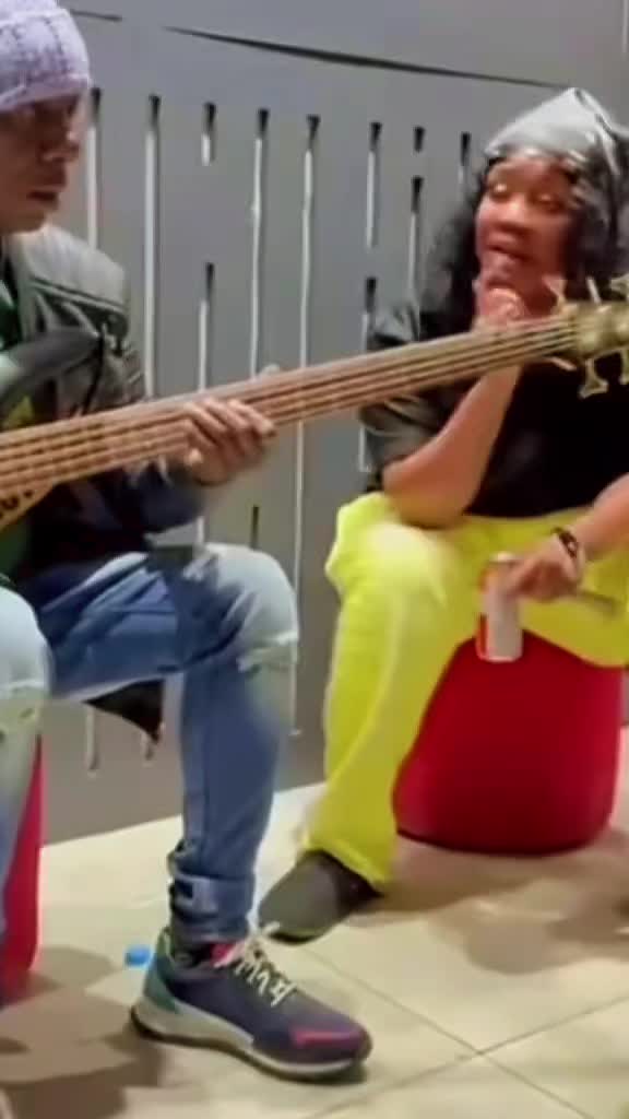 @Zvòboks