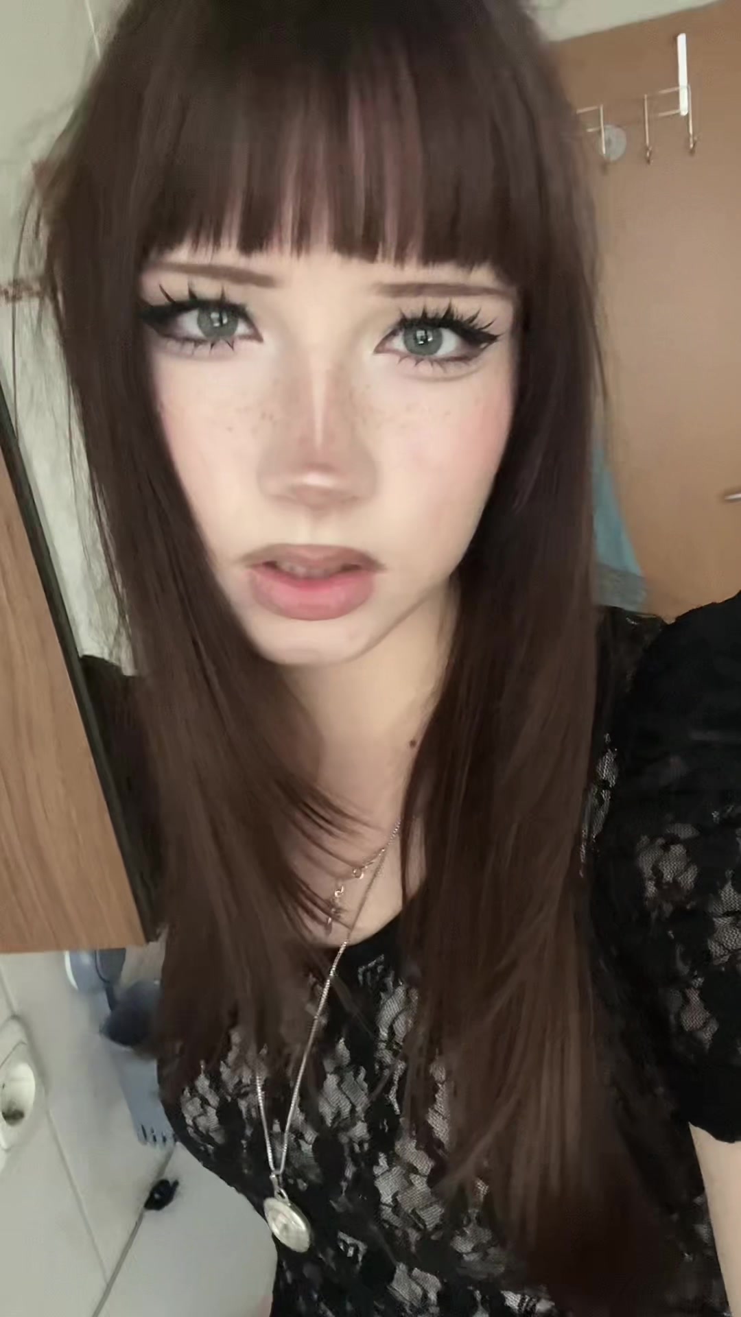 @nicole