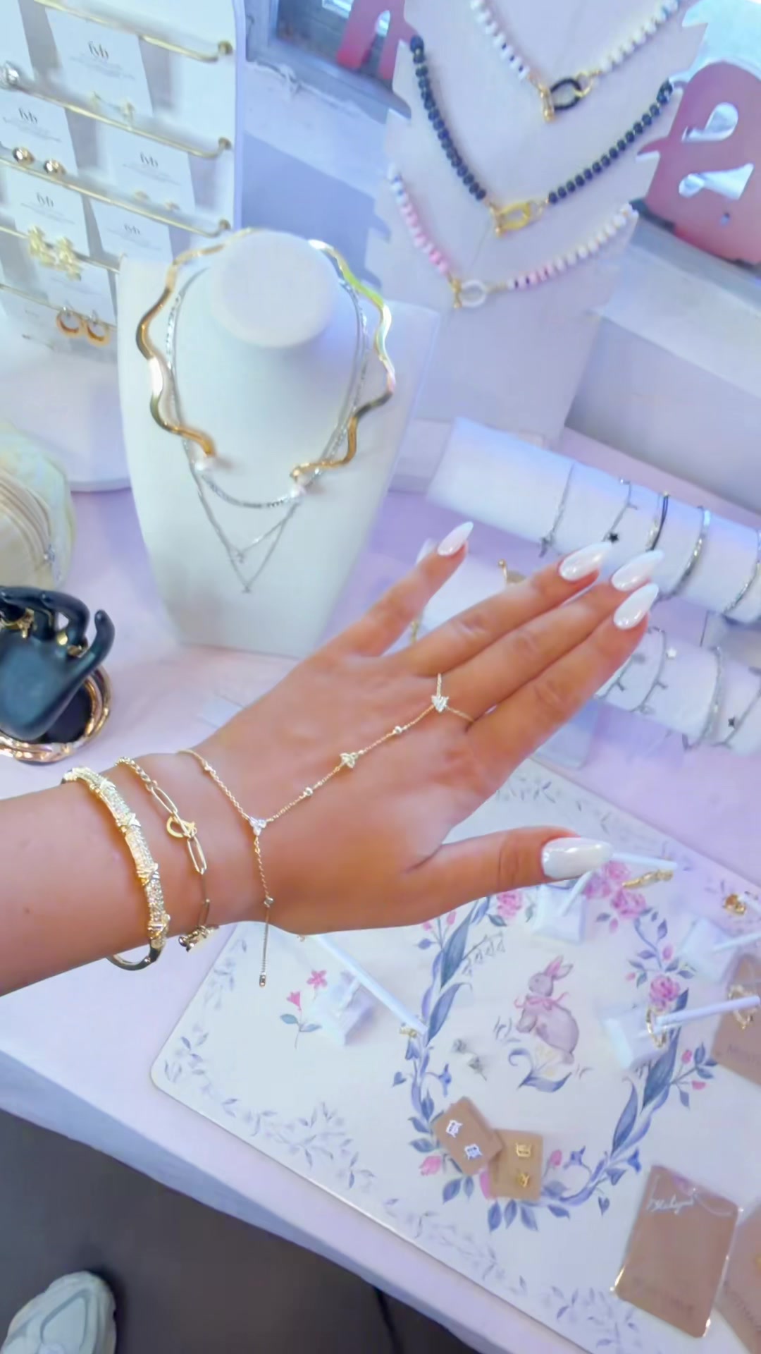@OnFemme by Lindsey&rsquo;s Kloset