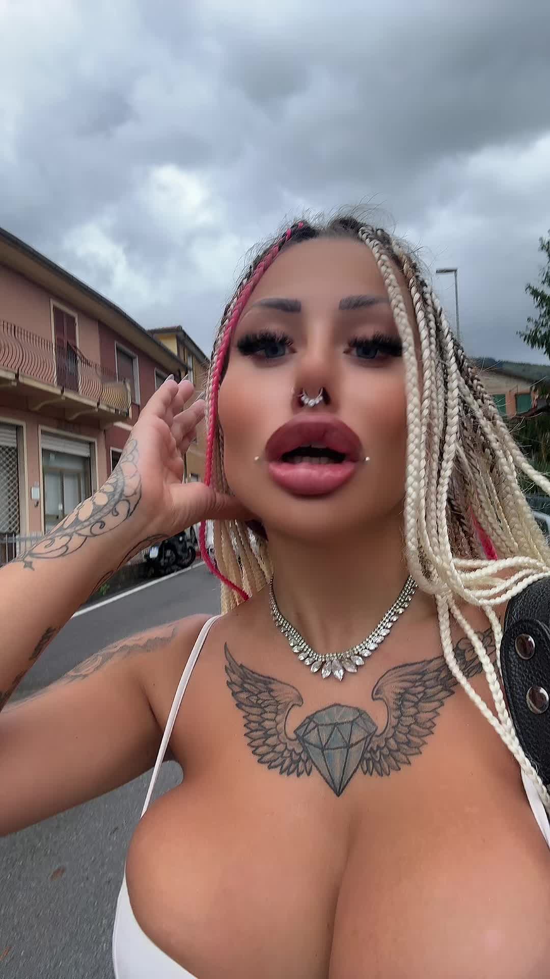 @thehardbarbie