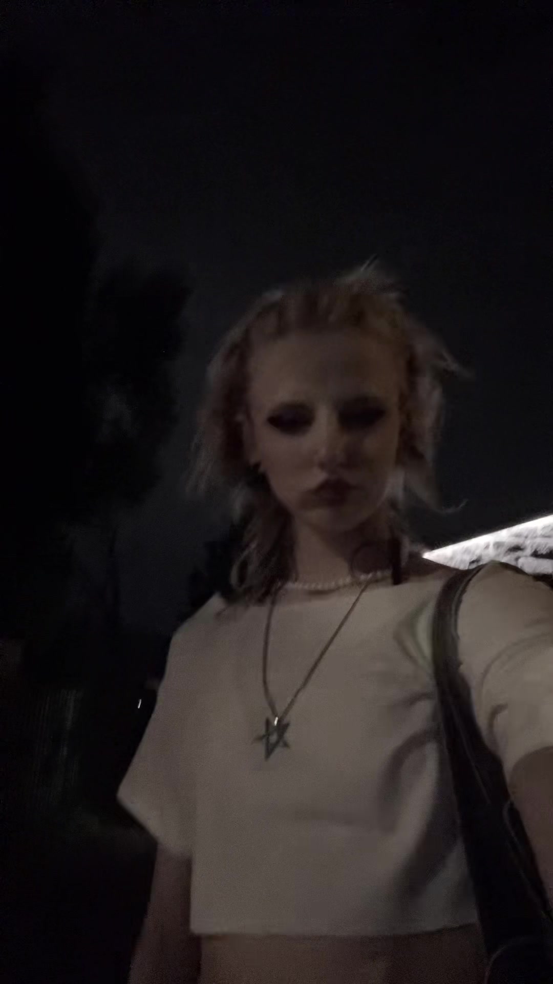 @shiny_vampp