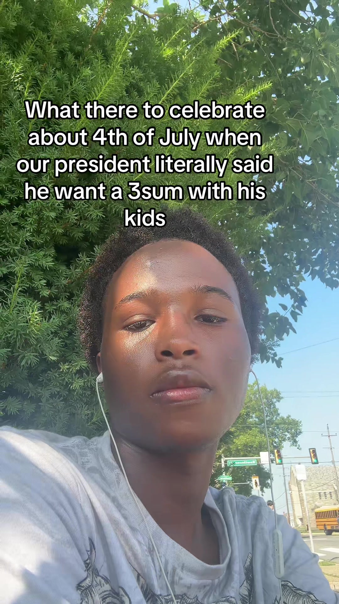 @⃟