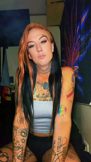 @ғͫʊͦcͭкͪɳͣ Tattedmommy420