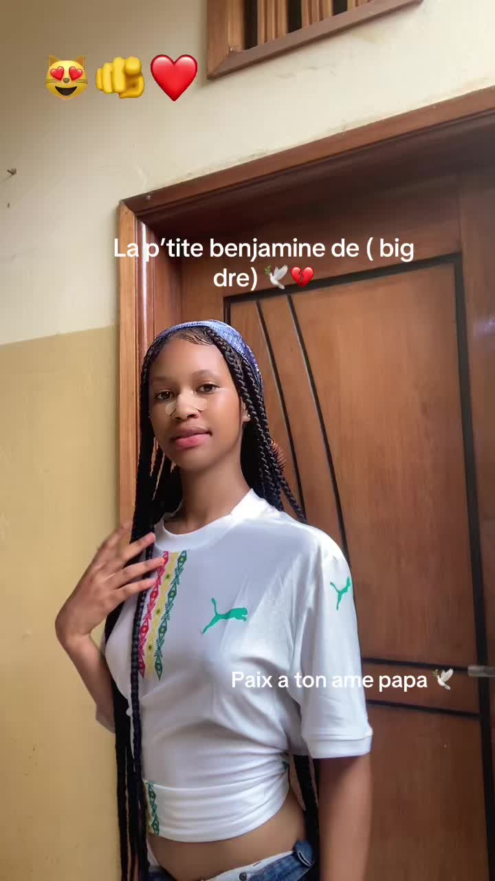 @Mira belle actrice