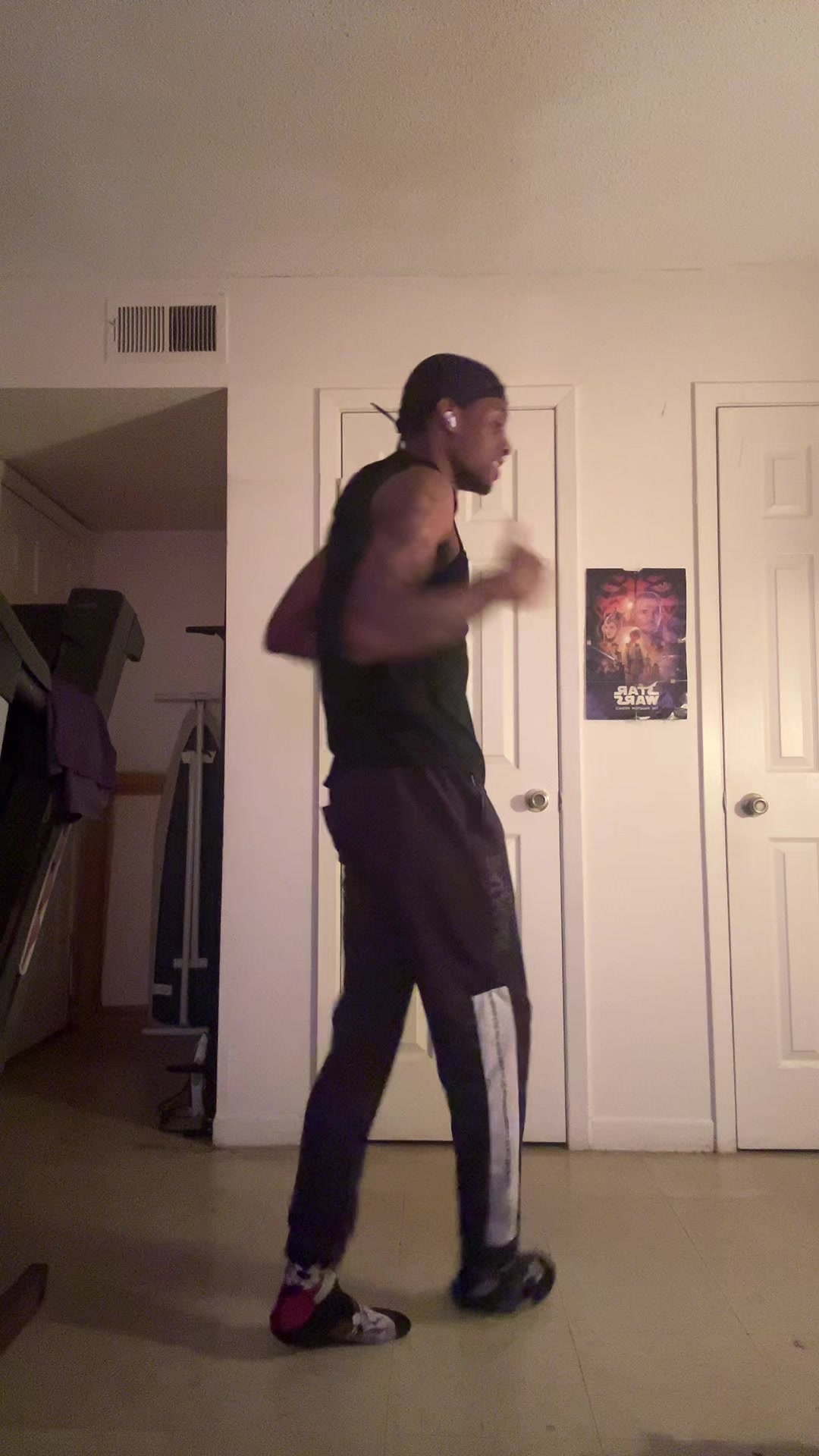 @Trayb17