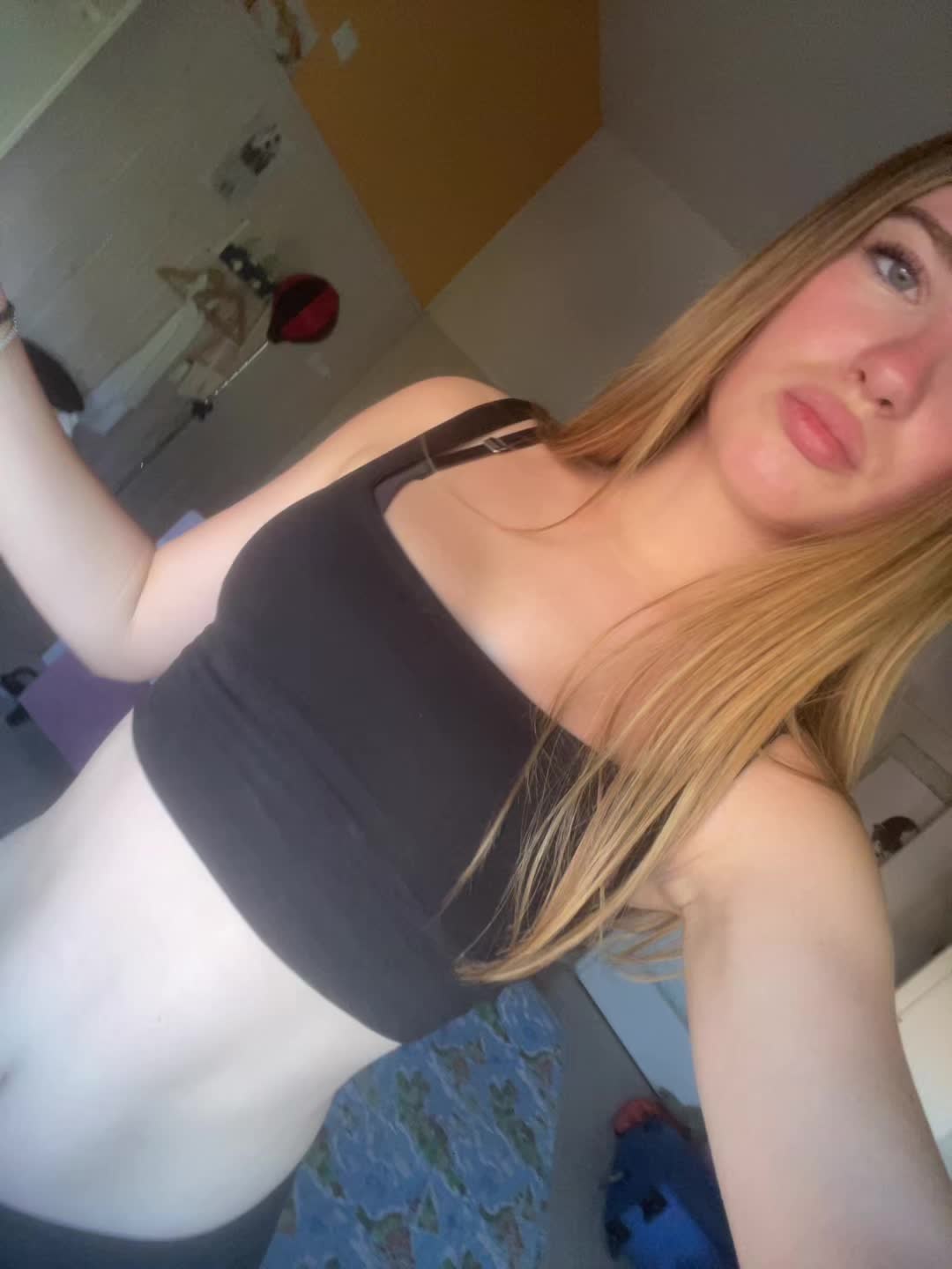 @𝒶𝓃𝒶