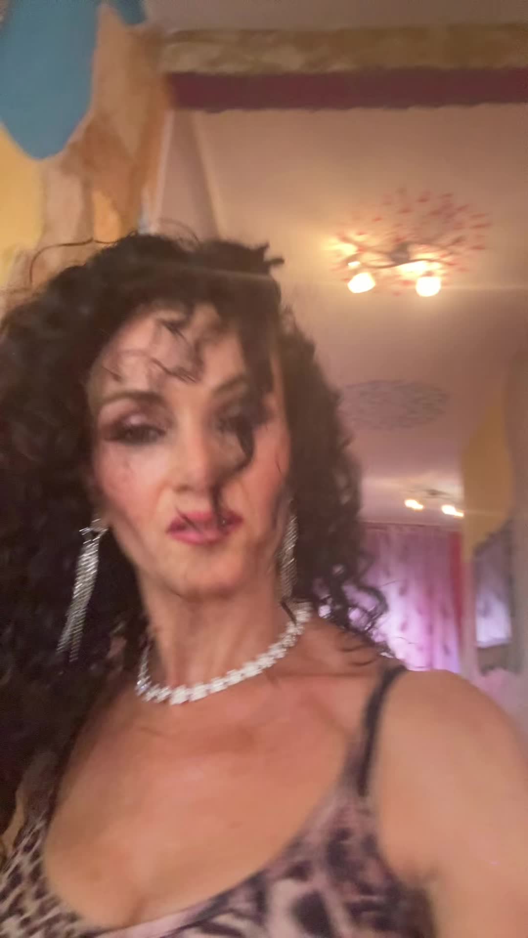 @👑