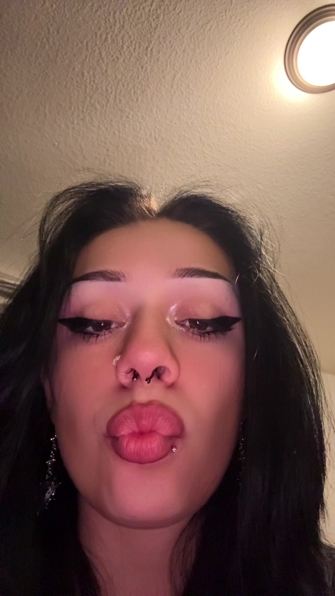 @𝔅𝔲𝔱𝔱𝔢𝔯𝔣𝔩𝔶🖤🩸