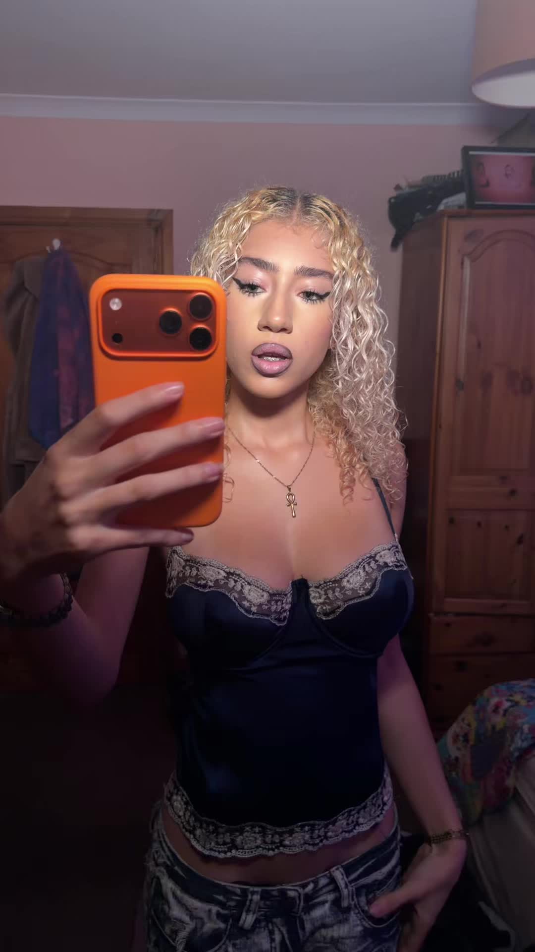 @𝙨𝙝𝙞𝙚𝙨𝙩