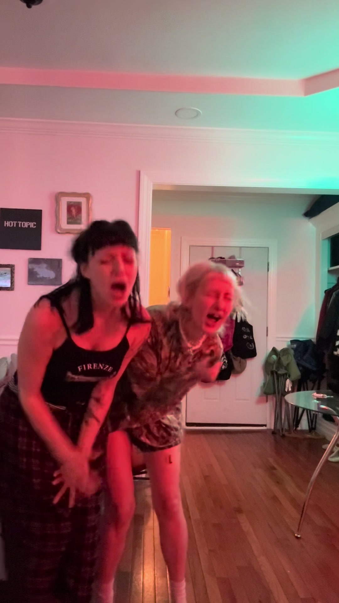 @Noelle Sucks