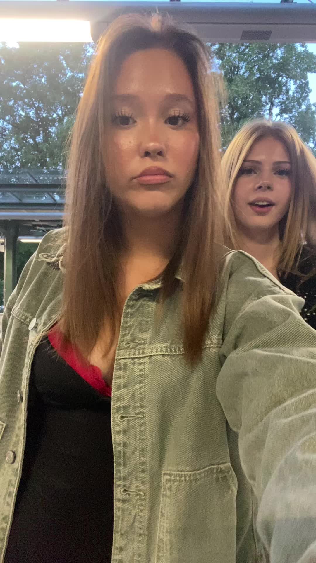 @Emmivkm